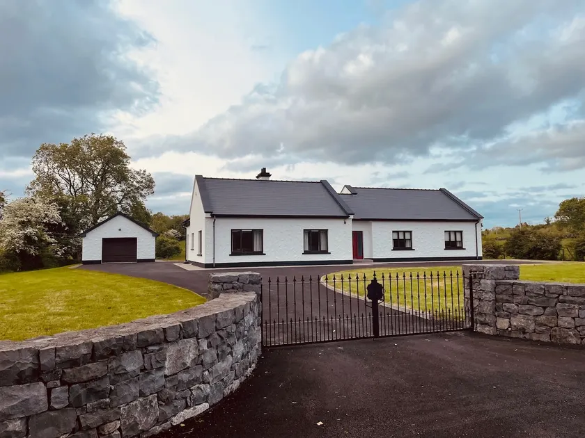 Ashford Meadows Cong - Image 1