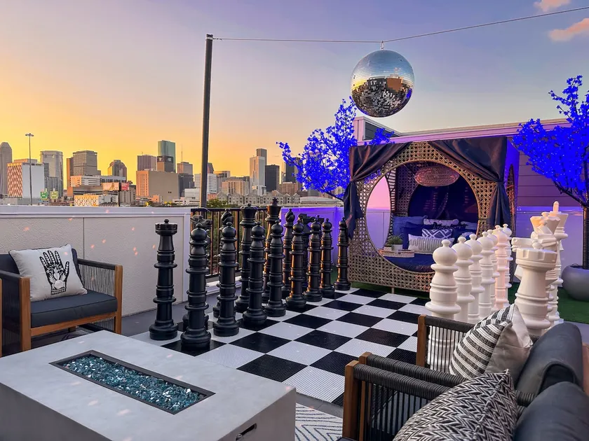 The Oasis Checkmate Stunning Rooftop with Views - Image 1
