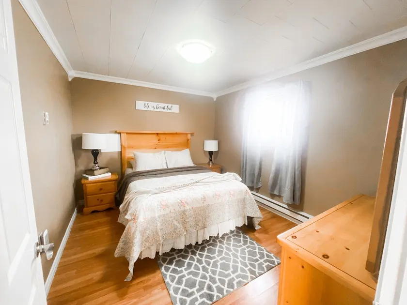 Ray & Ima’s Place- Ocean Front Cabin Gros Morne NL - Image 1