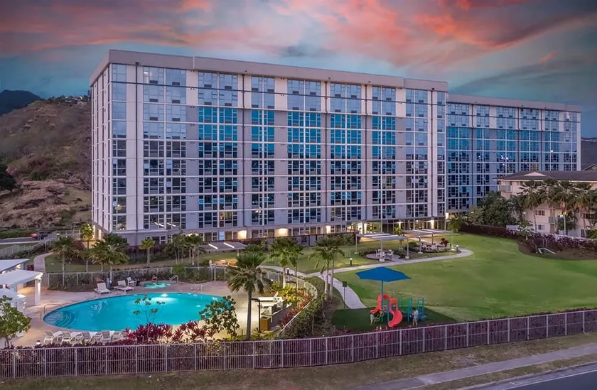 2 Bedroom Condo w/ 1 Free Parking in Honolulu - Image 1
