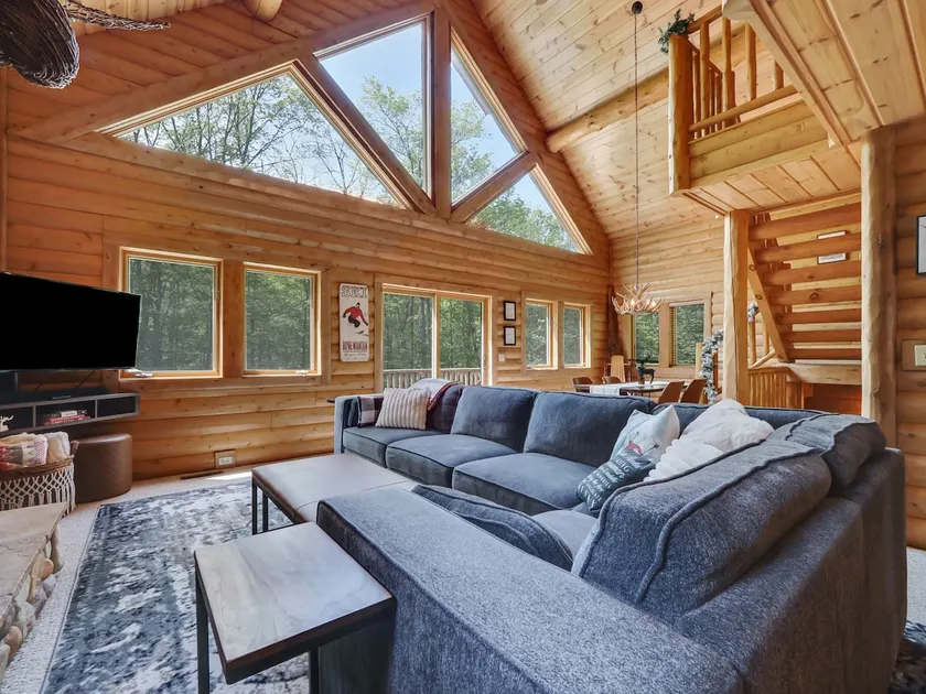 New! Special Rate, Plush! Boyne Mountain Cabin - Image 1