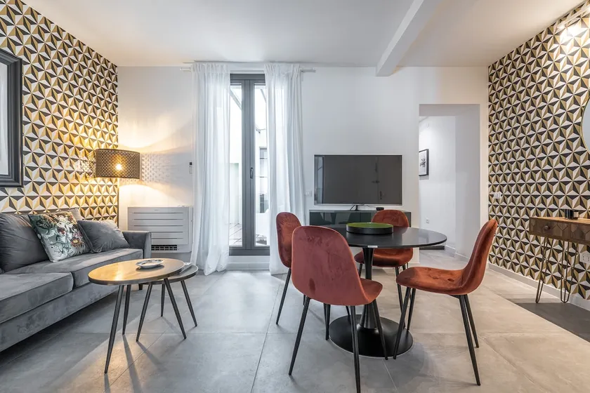Republic design apartment with 2 bedrooms - Image 1