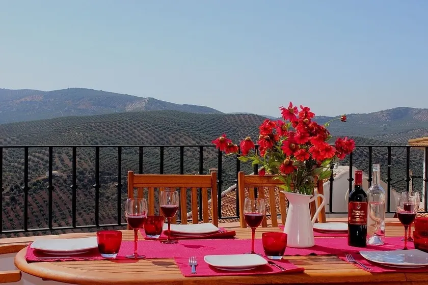 Traditionelt Mountain Village House, privat pool, WiFi og omfattende udsigt - Image 1