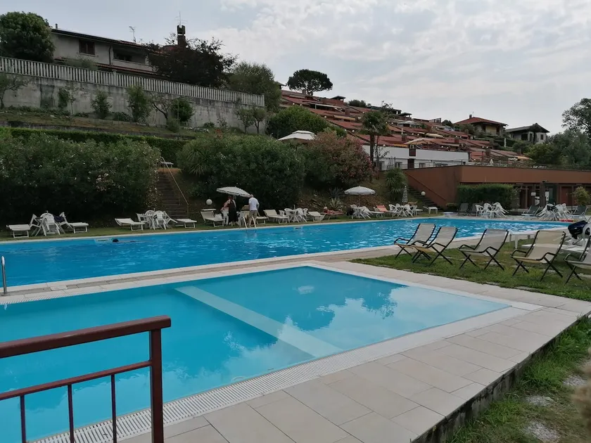House with pool and private garden - Image 1