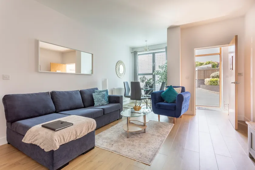 1 Bed Apartment - Redhill Central, Surrey, Gatwick #4 - Image 1