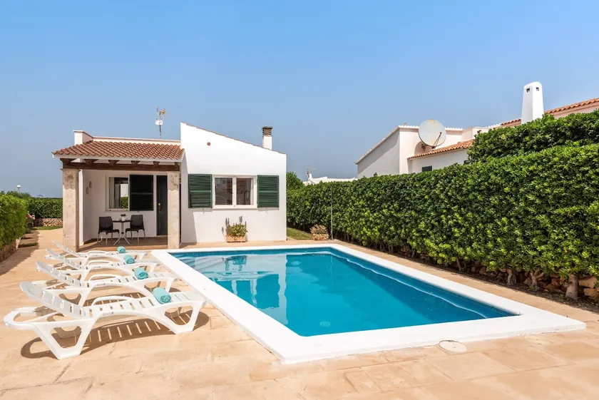 Chalet with private pool - Image 1