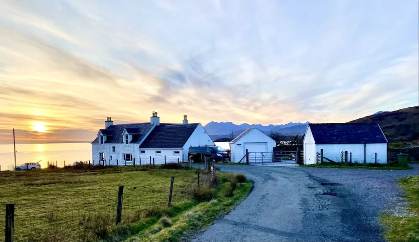 Gillean House-Spectacular beachfront property-Skye - Image 1