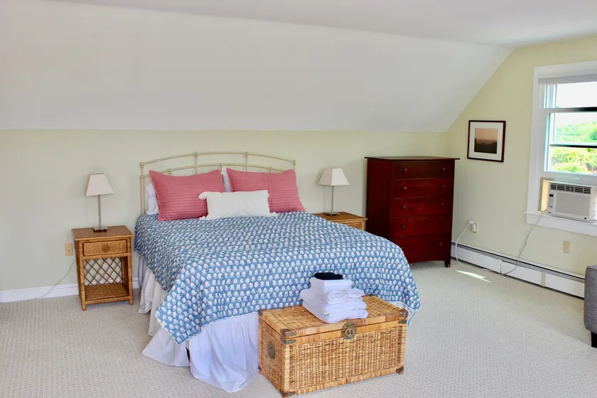 Honeysuckle Suite with AC & Deck - Image 1