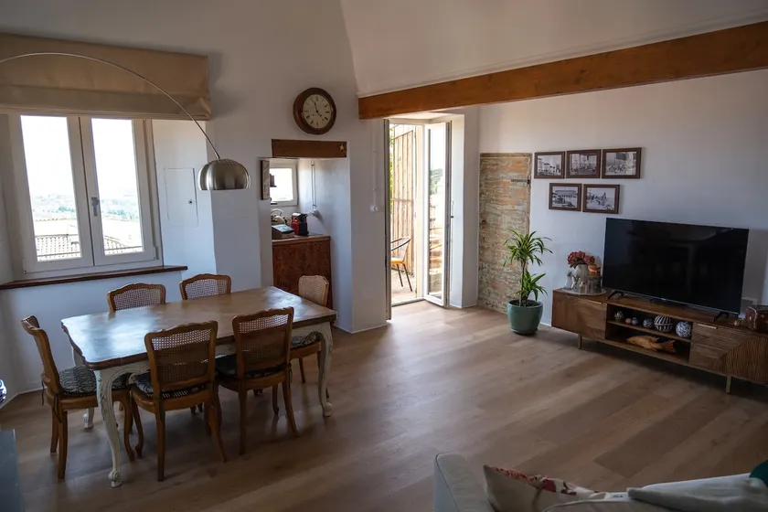 Apartment in a historic building - Image 1
