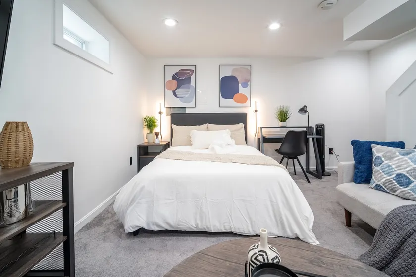 Luxury, Urban, & Elegant Oasis! Centrally-Located! - Image 1