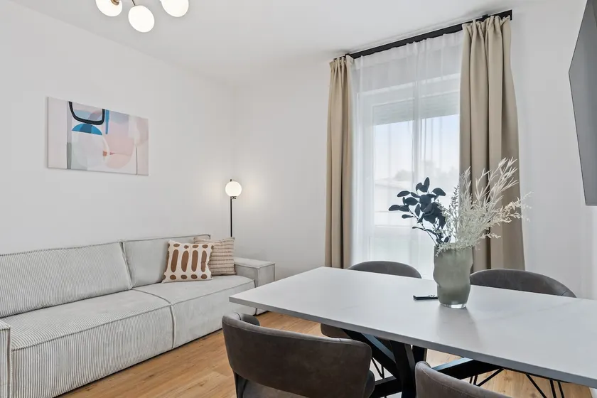 anyTIME: Superior 2 Apartment in Friedrichshafen - Image 1