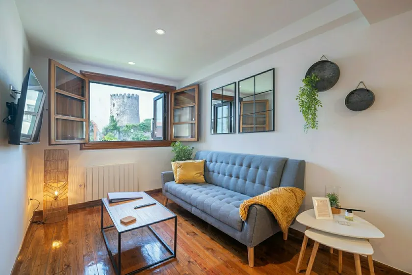 Historic apartment in the center, 2 minutes from the beach - Image 1