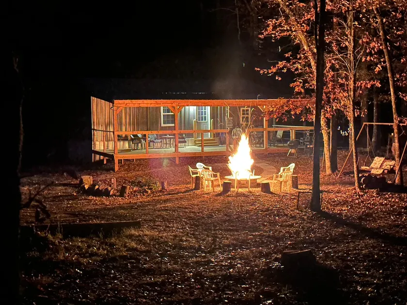 Degray Lake Cabin with kayaks available upon request - Image 1