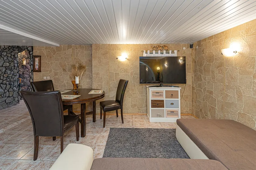 Spacious Studio ap by Polo apartments - Image 1