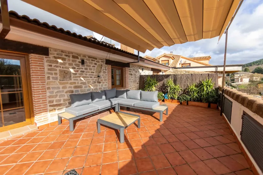 Charming Gredos Abantera Penthouse - Image 1
