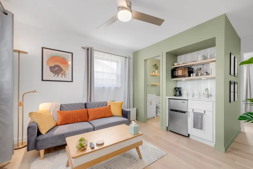 Clean & cozy private guest suite - Image 1