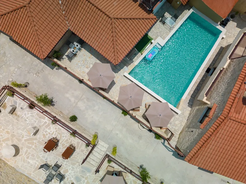 Draganigo Luxury Stone Houses 40 min from Matala - Image 1