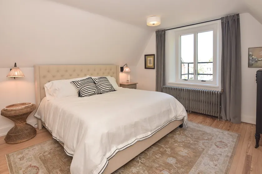 Elegant 1 BR in Riverfront Mansion - Baker Suite - Image 1