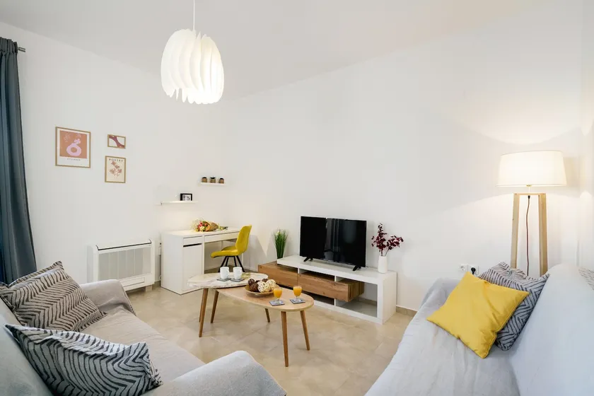 Alkmini Apartment - Image 1