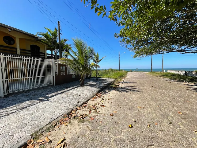 Beachfront House in Itapoá for 6 or up to 10 people - Image 1