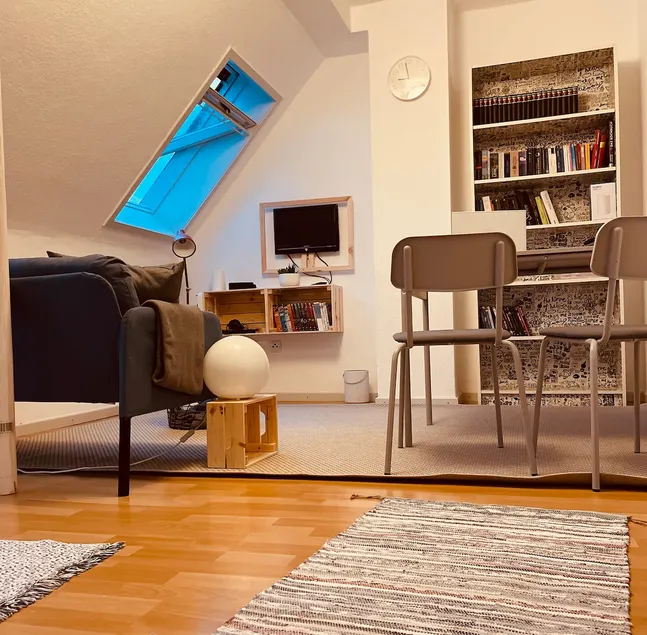 Cozy city nest: 2-room oasis - Image 1