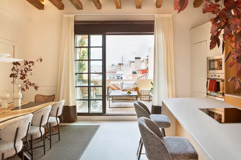 New and beautiful apartment with a terrace on the roof - Image 1