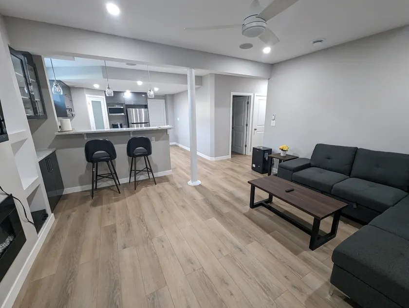 Separate Entrance Guest Suite - Image 1