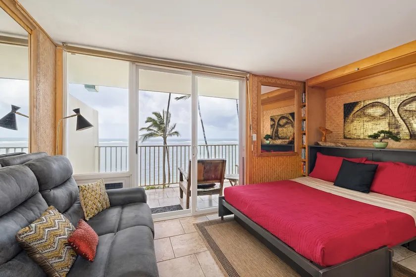 Ocean view, Sleeps 4, AC, Beautiful Beach, Wi-Fi - Image 1