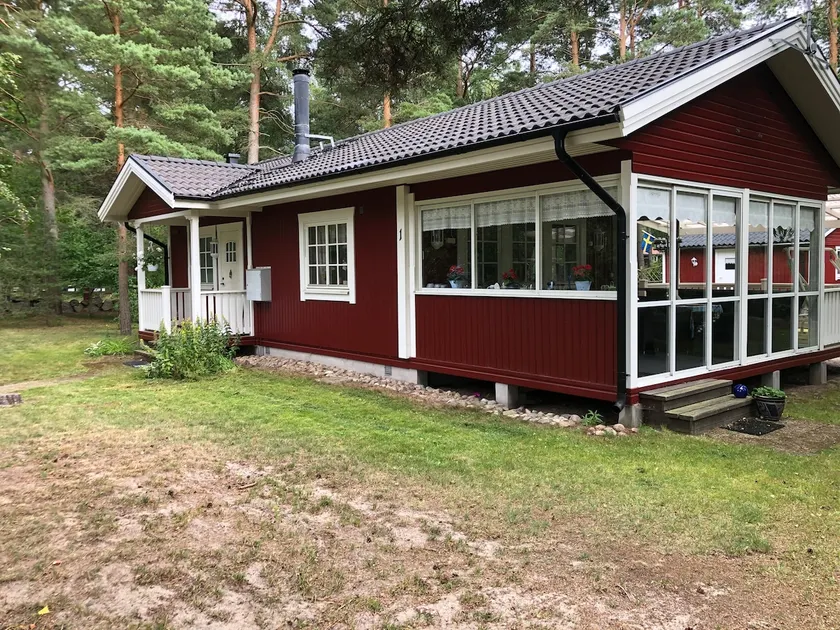 Beachfront cottage at Hanöbukten - Image 1