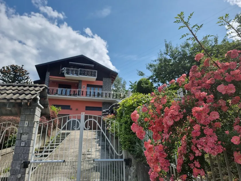 Villa Mina between Domodossola and Switzerland - Image 1