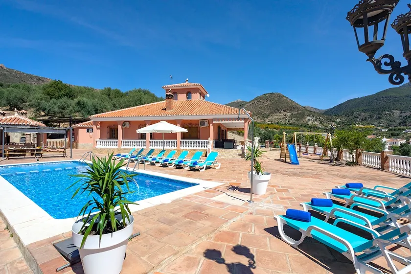 Los Cortijillos Family House - Image 1