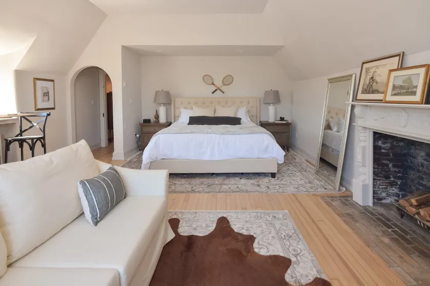 Riverfront Studio w/ fireplace - Howe Suite - Image 1