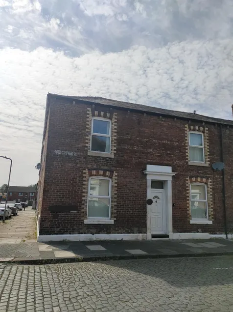 Family Home Near City Centre - Image 1