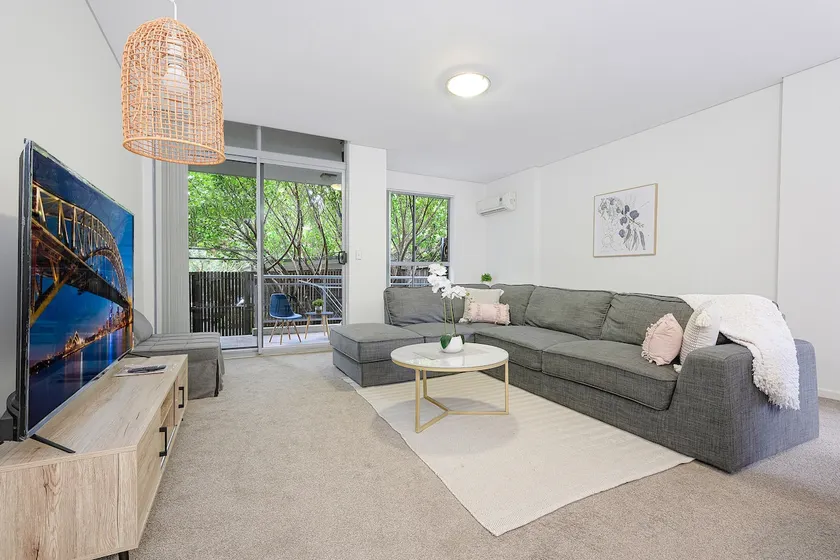 3BR | Metro & Shopping | 2 Parking | Castle Hill - Image 1