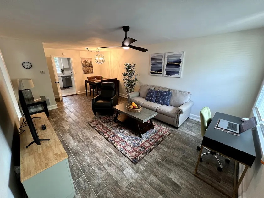 Pet Friendly Southside Space - Duplex - Image 1