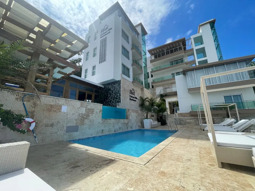 Sixth Floor Pool & Ocean View with Balcony - Image 1