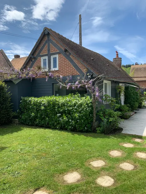 Charming house, with all amenities. - Image 1
