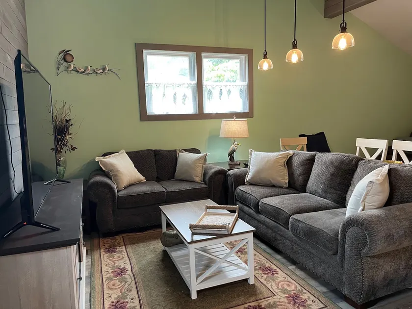 Ellen's Place - Image 1