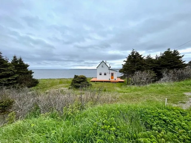 Beautiful oceanside cabin - Image 1