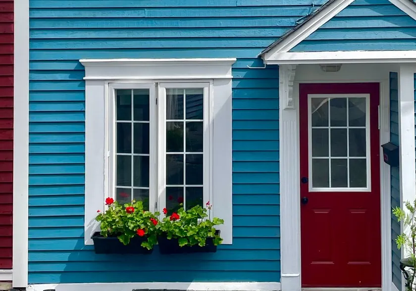 Cute&cozy townhouse downtown 2 mins walk to water! - Image 1