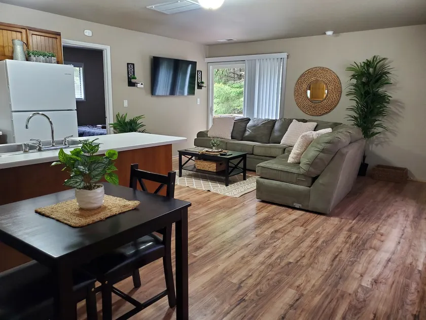 In Redwoods! -1bed 1ba w/garage - Image 1
