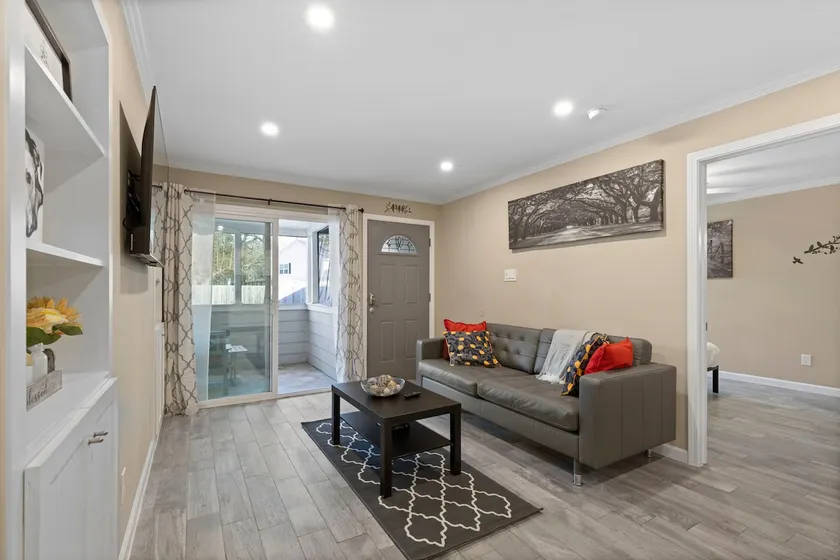 Pet Friendly Home Near Park - Image 1
