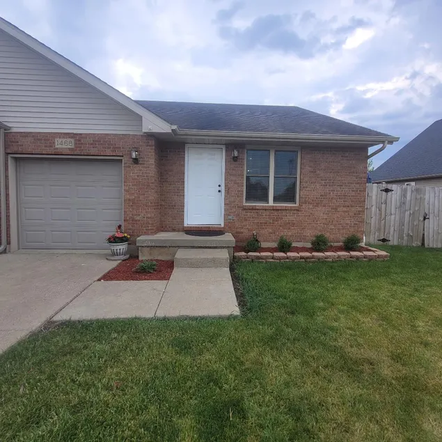 Duplex in Dekalb, IL - Image 1