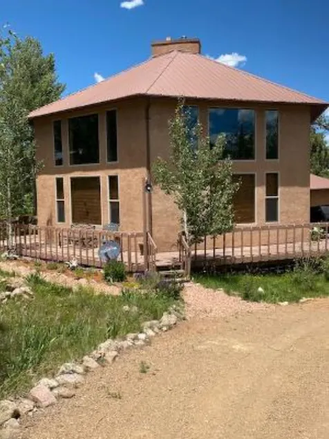 Black Bear Guesthouse - Image 1