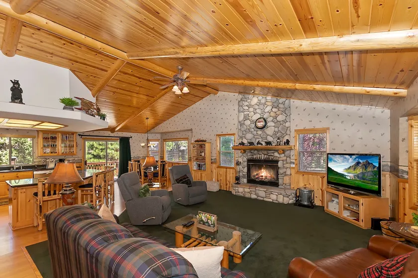 Teakwood Cozy Wood Cabin with Fireplace - Image 1
