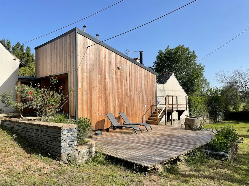 House on the banks of the Loire - Image 1