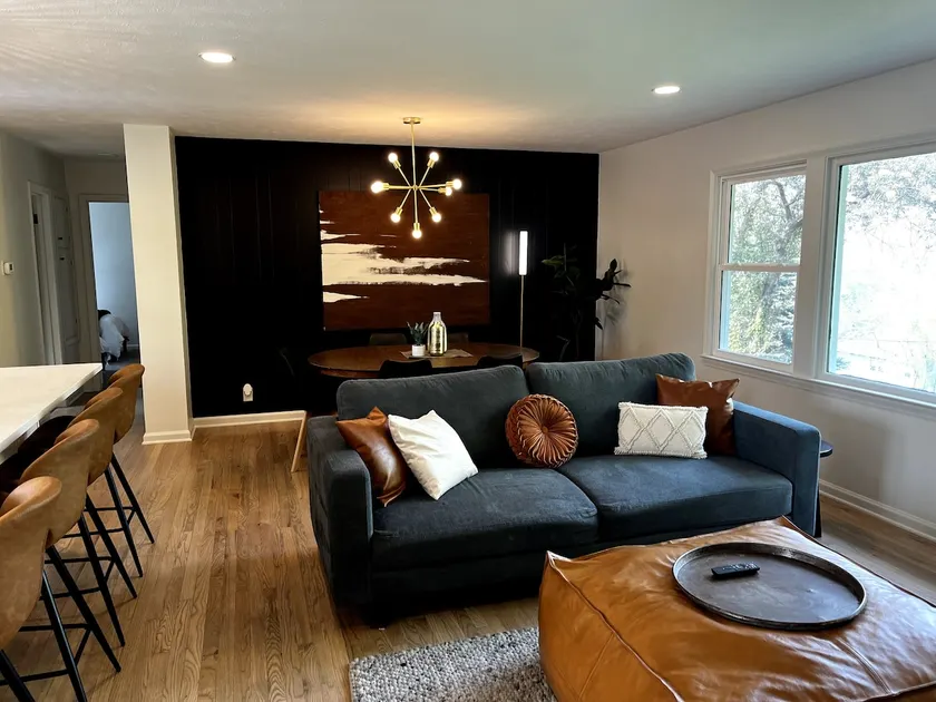 Mid-Century Mid Town - Image 1