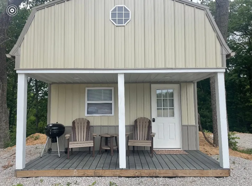 (Tan)Cabin, 1 bedroom, 2 lofts, 2 queen, sofa bed - Image 1