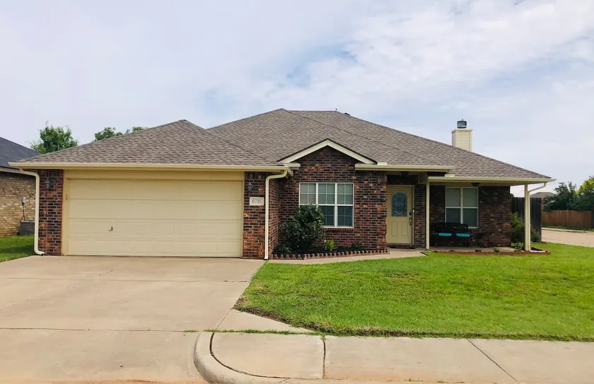 Great location! King bed! Cozy, quiet, homey! - Image 1