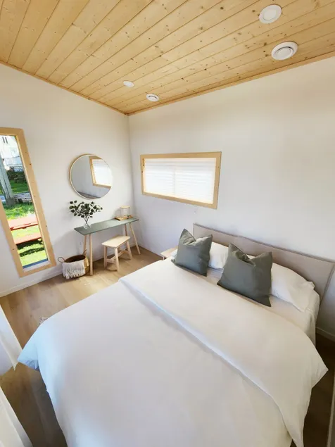 Daydreamer Cabin - Image 1